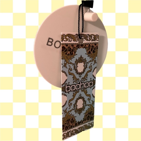 A Boohoo dress in size 4 NWT - Picture 3 of 8